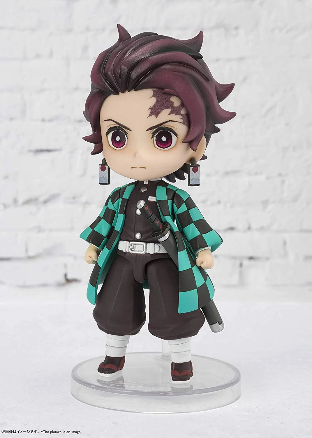 - Demon Slayer: Kimetsu No Yaiba - Tanjiro Kamado, Figuarts Mini Action Figure